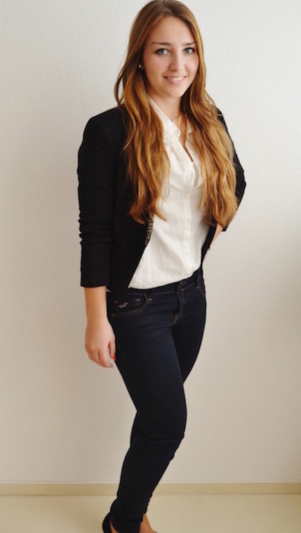 Hostess in Jeans